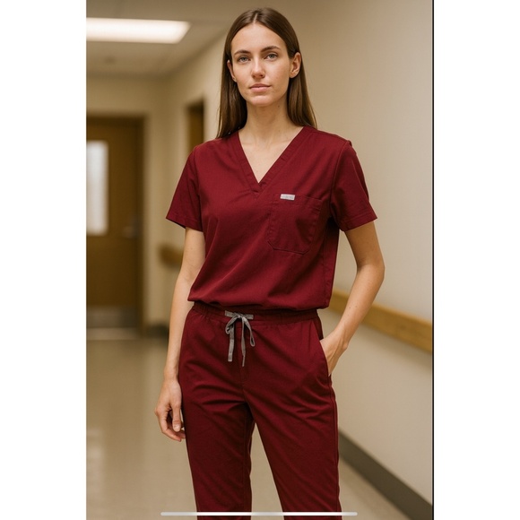 FIGS TECHNICAL COLLECTION SCRUBS SS V NECK TOP PULL ON DRAWSTRING WAIST PANTS S - Picture 1 of 11